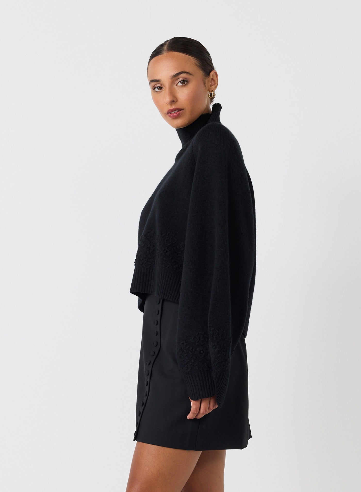 Carla Wool Embroidery Knit | Black