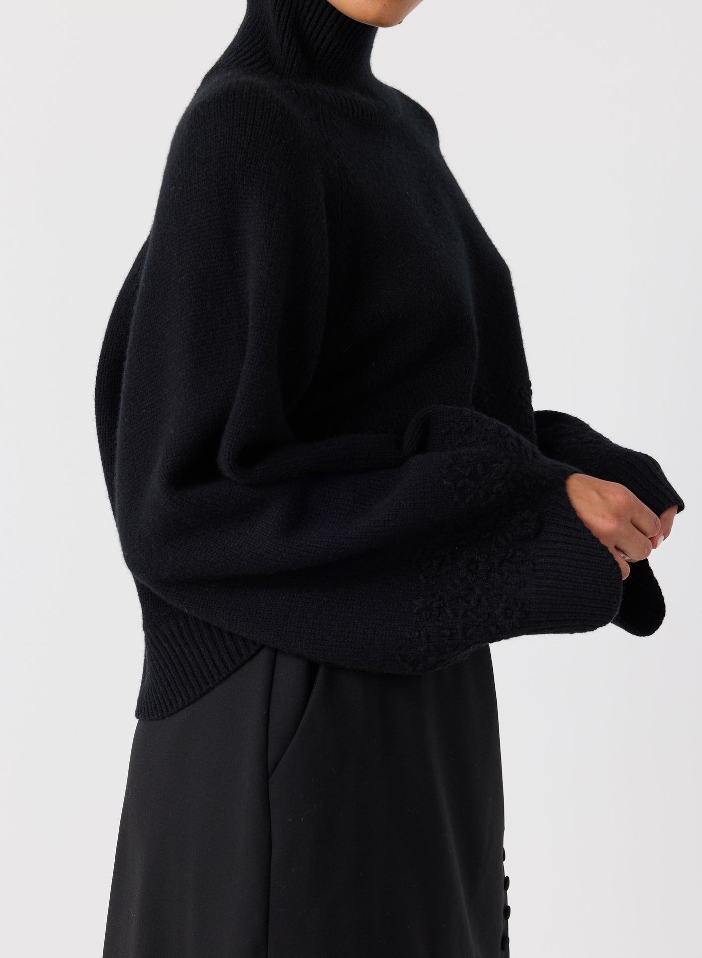 Carla Wool Embroidery Knit | Black